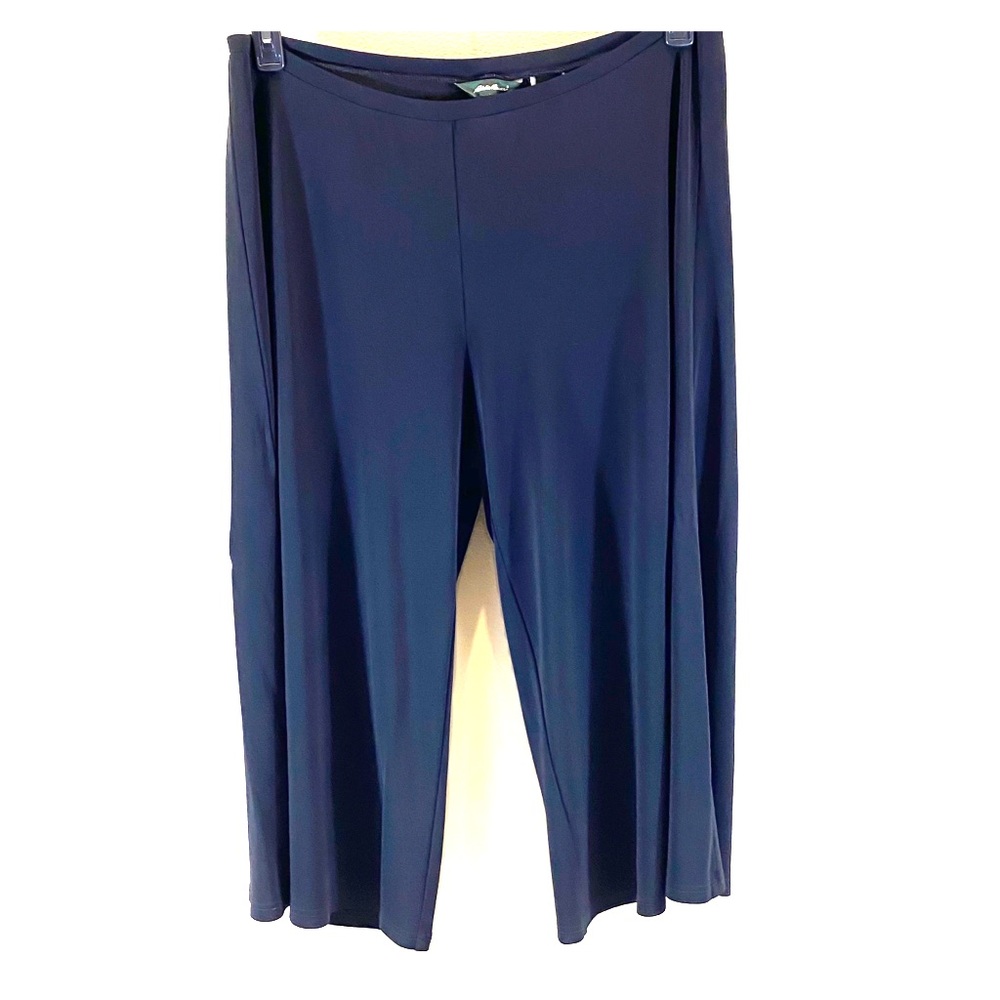 Eddie Bauer size XL wide leg crops in black